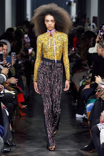 Look 12